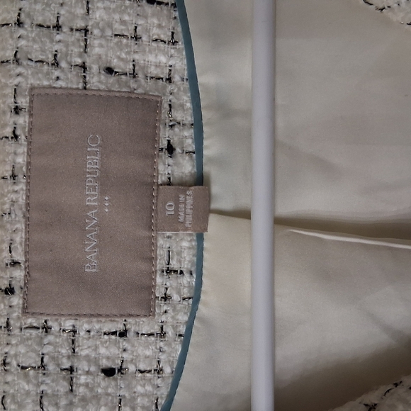 Banana Republic Cream and Black Tailored Blazer - Picture 3 of 7